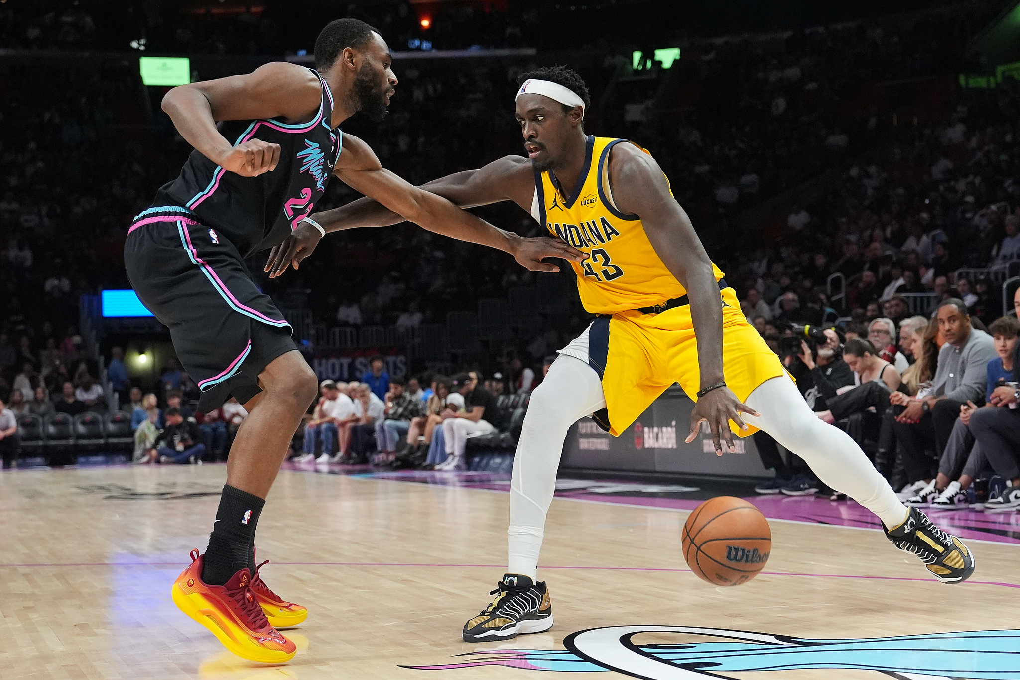 维金斯28+6西亚卡姆33+7 热火送步行者八连败